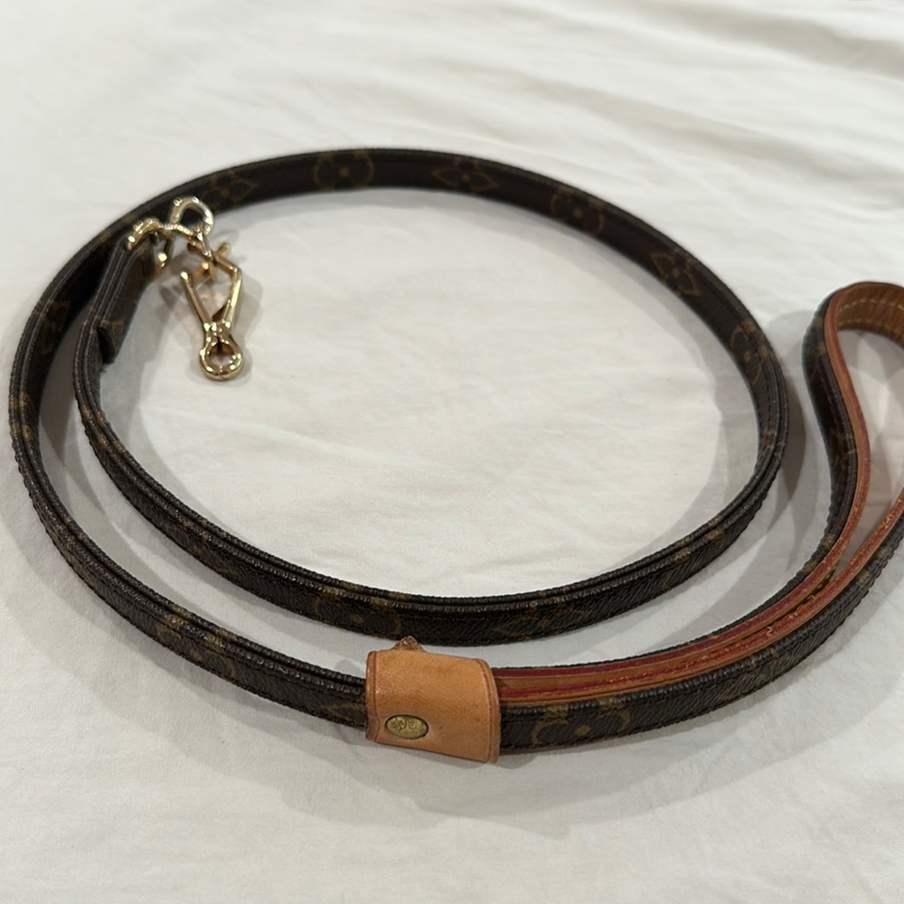 Authentic Louis Vuitton Dog Leash MM monogram canvas